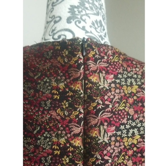 2 for 25 Zara, size small, structured dress - Picture 5 of 7